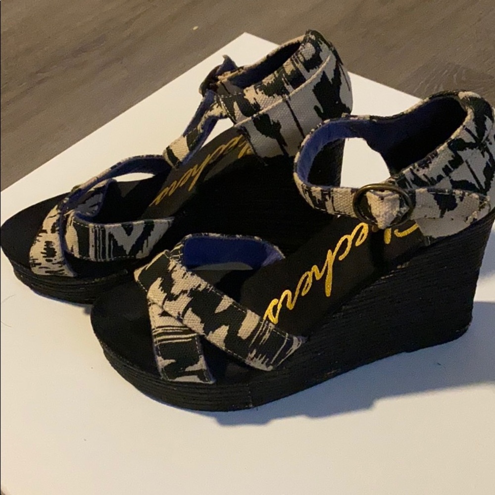 Skecher wedges size 7